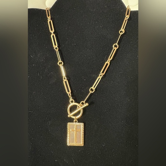 Gold Cross Pendant Paperclip Link Necklace NEW - Picture 8 of 8